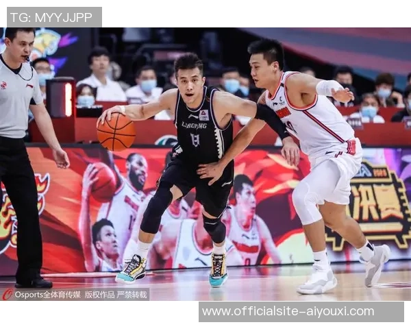 墨菲与颜炳涛激战正酣谁能在这场巅峰对决中笑到最后